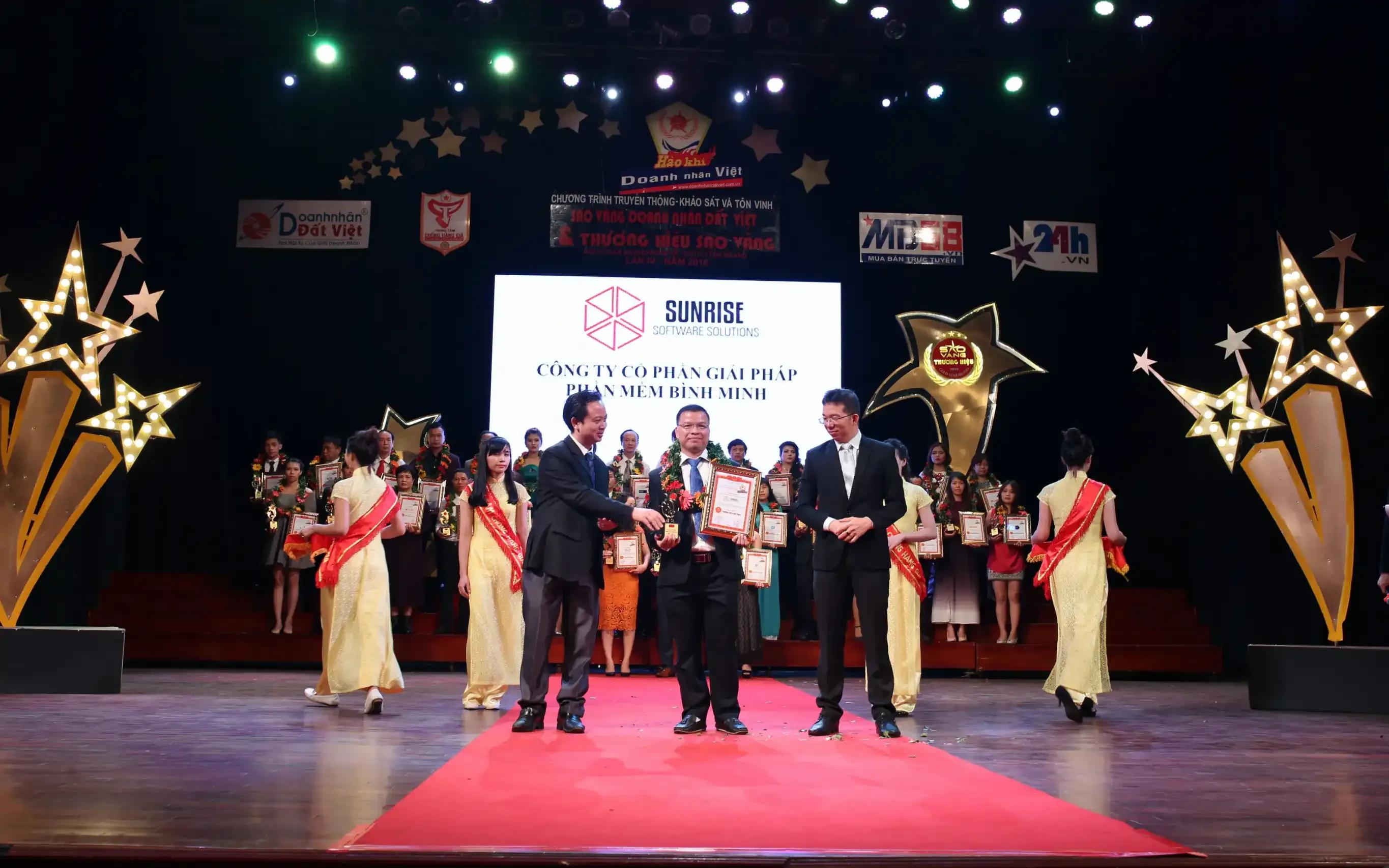 Insight New Detail: S3Corp Is Proud Of Receive Top Golden Star Brand Award 0