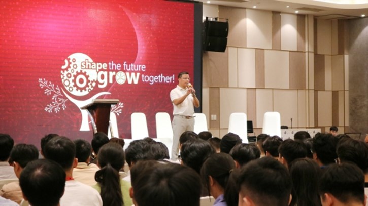 Company Meeting S3Corp CEO Speech.